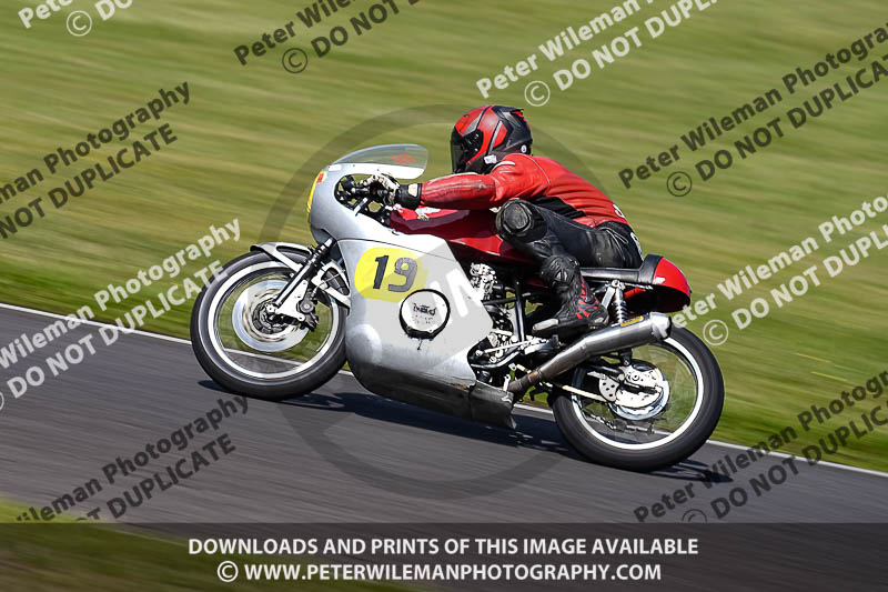 Vintage motorcycle club;eventdigitalimages;mallory park;mallory park trackday photographs;no limits trackdays;peter wileman photography;trackday digital images;trackday photos;vmcc festival 1000 bikes photographs